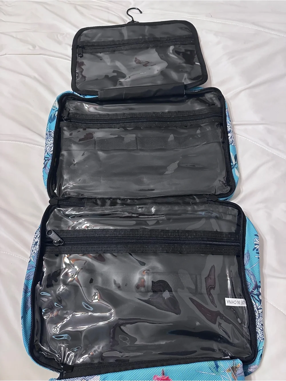 Bang & Carsen Large Hanging Travel Organizer Bag - Turquoise Flowers Prin